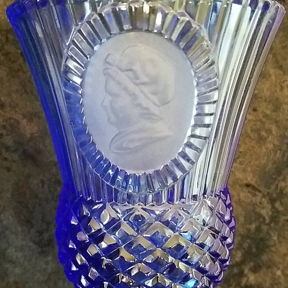 Vintage Avon Fostoria 1976 George & Martha Washington - Picture 3 of 3